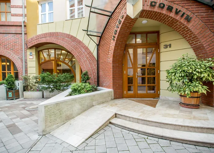 Corvin Sissi Wing 3*