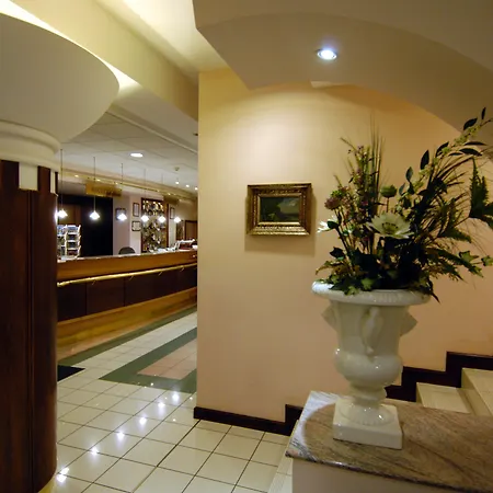 Corvin Sissi Wing Hotell 3*