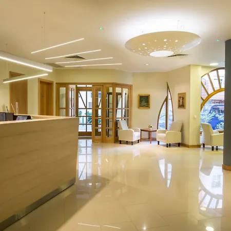 Corvin Sissi Wing Hotel 3*