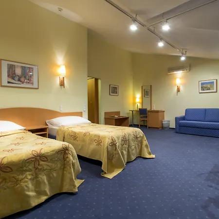 Corvin Sissi Wing 3* Budapest