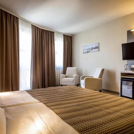Corvin Sissi Wing Hotel