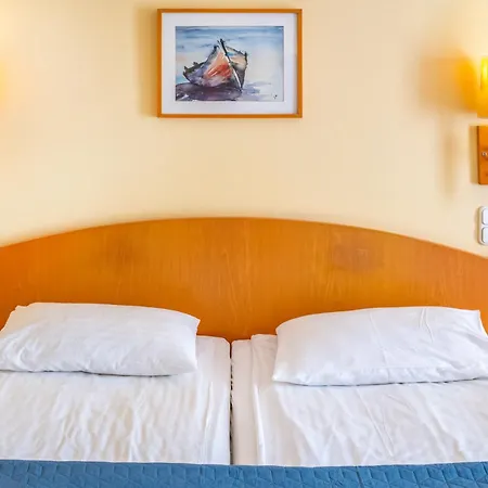 Corvin Sissi Wing 3*