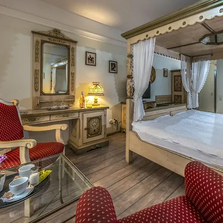 Corvin Sissi Wing Hotel