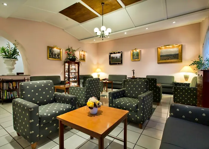 Corvin Sissi Wing Отель Будапешт