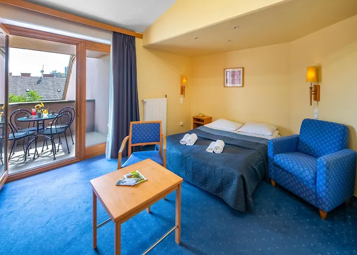 Отель Corvin Sissi Wing 3*