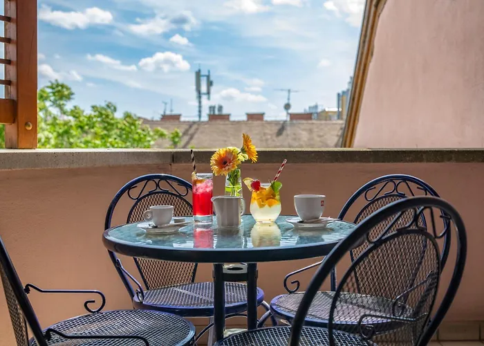 Corvin Sissi Wing Отель Будапешт