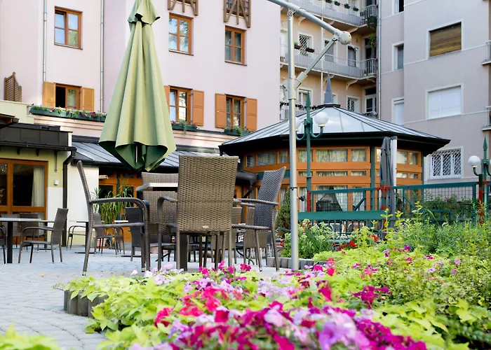 Corvin Sissi Wing 3*