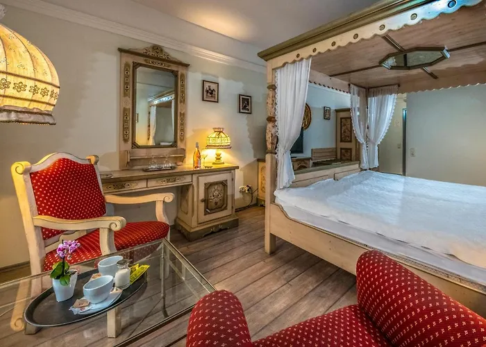 Corvin Sissi Wing 3*